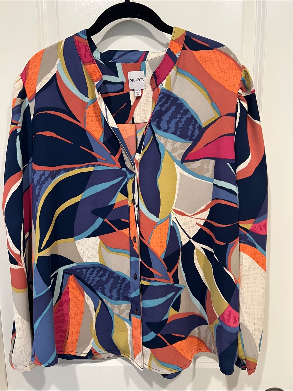 NIC+ZOE Vibrant Multicolor Abstract Leaf Button-Front Blouse